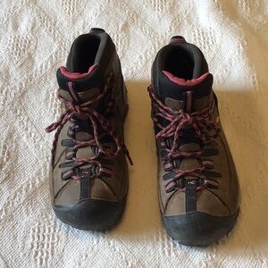 Keen hiking boots